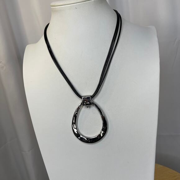 Chico's pendant necklace black pendant cord shiny hammered signed costume jewelr - Picture 2 of 14